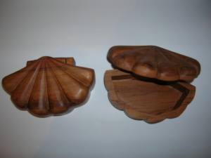 wooden shell carved into jewellery box